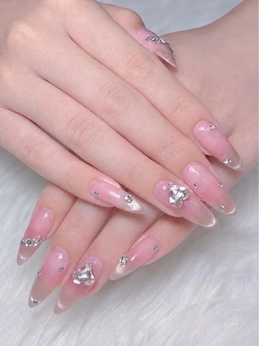 ネイル AURA NAIL 上前津のネイルデザイン