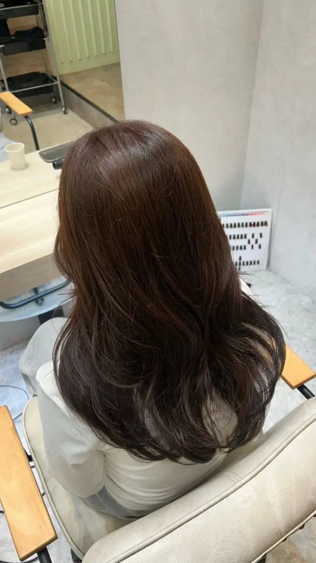 ロング ヘアカラー 白岩 実華のヘアスタイル