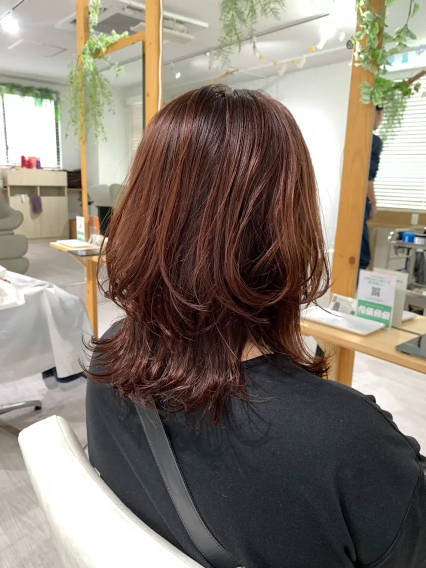 セミロング ヘアカラー トリートメント ツヤカラー🤍 ARISAのヘアスタイル