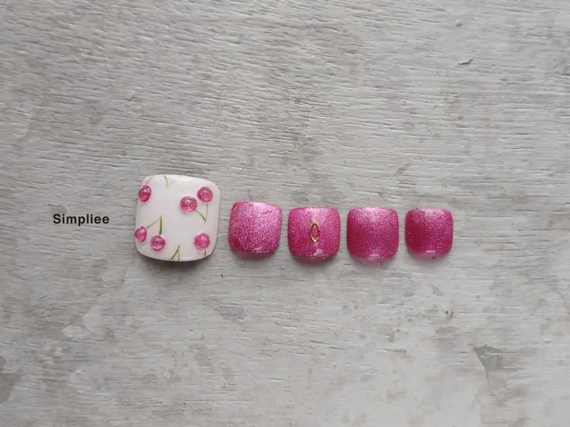 ネイル アートネイル フットネイル ジェルネイル ラメ(グリッター) マグネットネイル 🎀MOENA/渋谷 シンプリーNAILのネイルデザイン