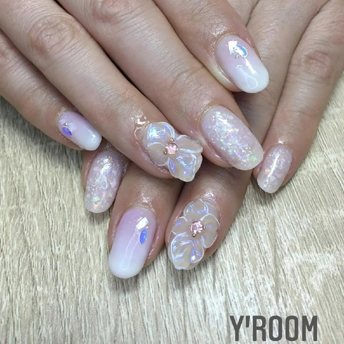 ネイル アートネイル オーロラネイル フラッシュネイル ジェルネイル 氷ネイル・うるうるネイル YUKA （ネイリスト）のネイルデザイン