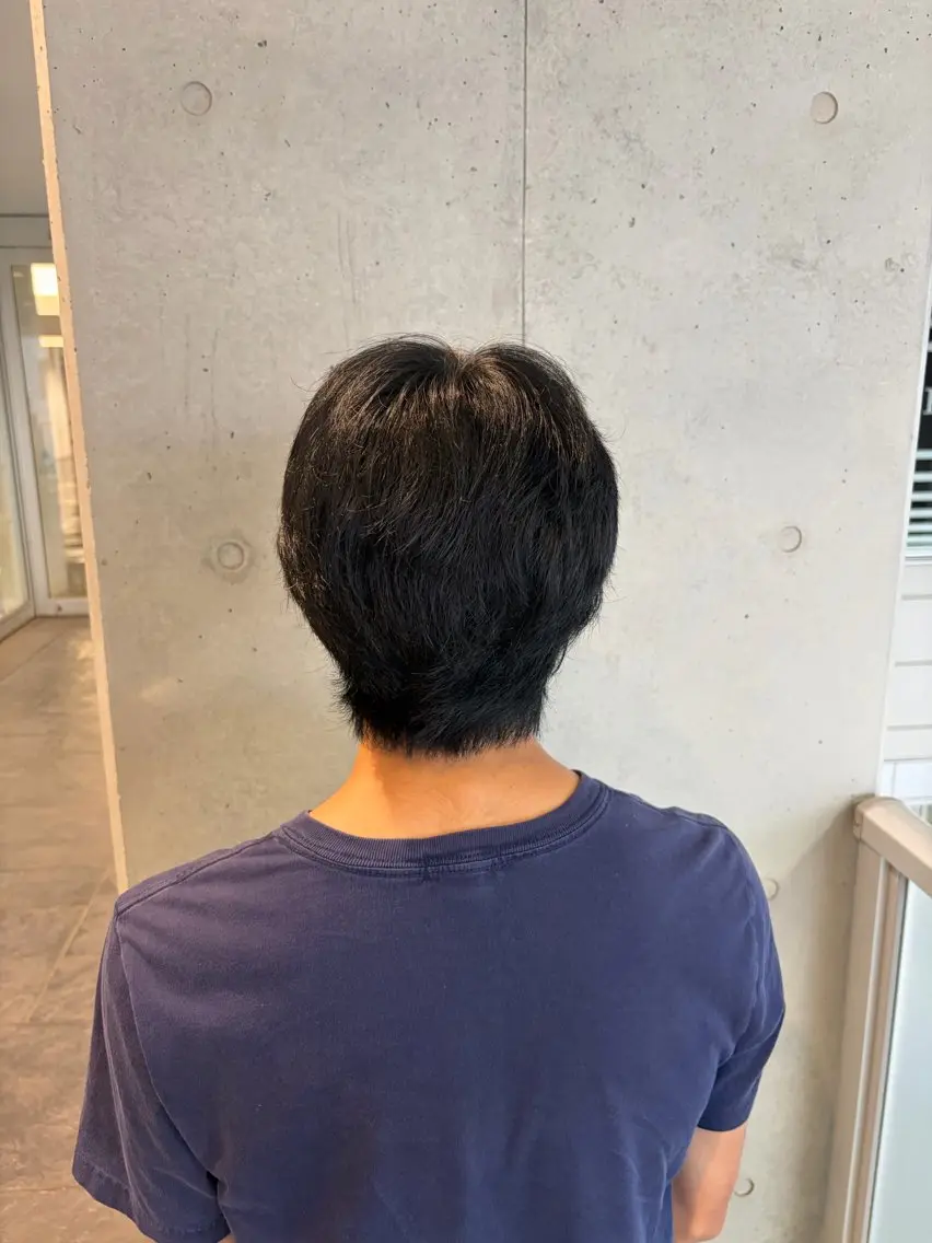 カラー メンズ メンズブリーチ センターパート 黒髪 ブリーチ ヘアカラー カットカラーモデル /募集中🩵かれんのヘアスタイル