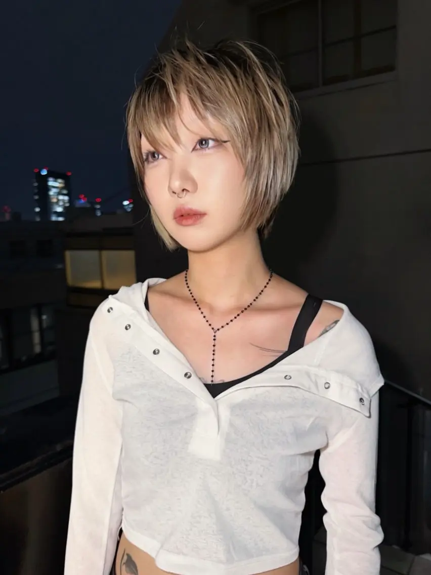 ショート レイヤー×ハイトーン ×デザイン 啓太のヘアスタイル