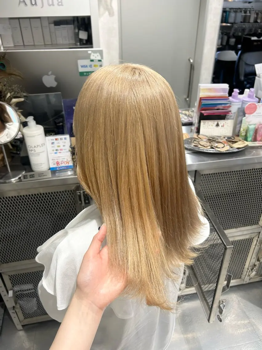 ミディアム ヘアカラー あやめ🪽 オリーブ/ハイトーンのヘアスタイル