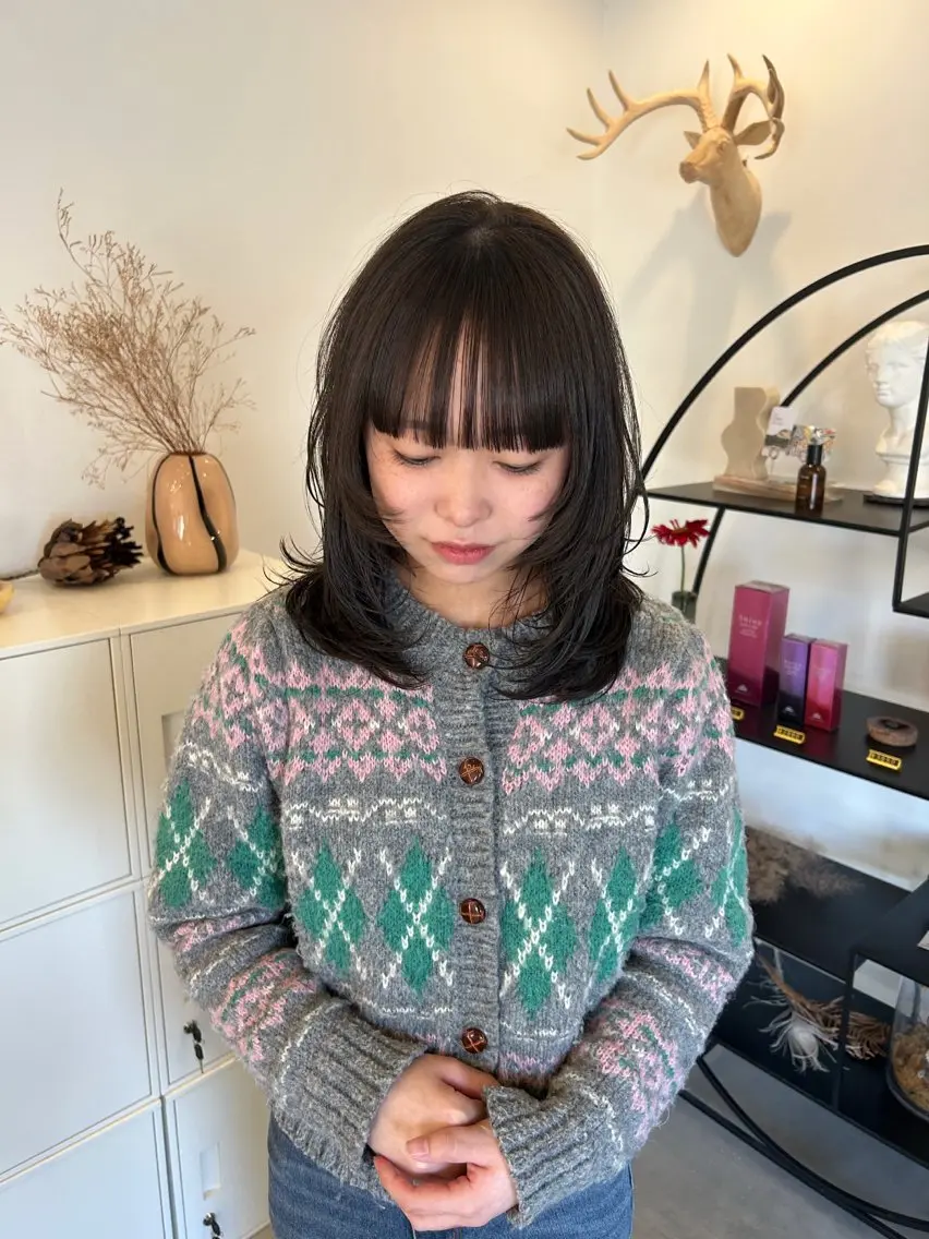 ミディアム レイヤーカット 鳥居 愛子のヘアスタイル