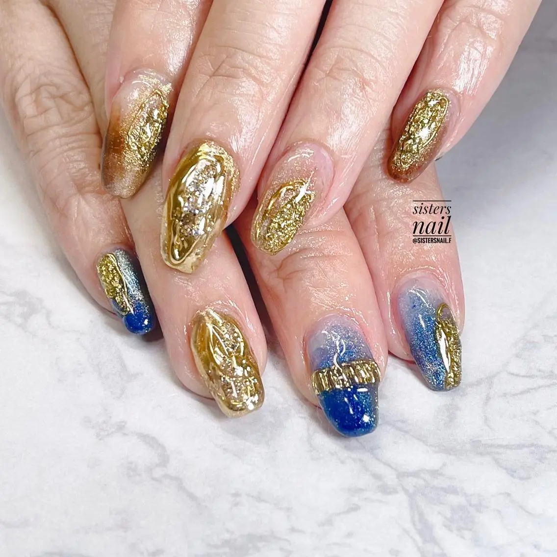 ネイル アートネイル ブルー ブラウン ゴールド ニュアンスネイル sisters nail.fのネイルデザイン