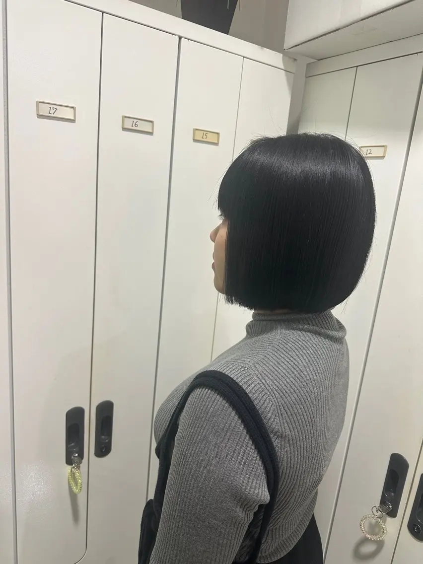 ミディアム ボブ 木曜日空きあり‼️ 艶々カラー🩷のヘアスタイル
