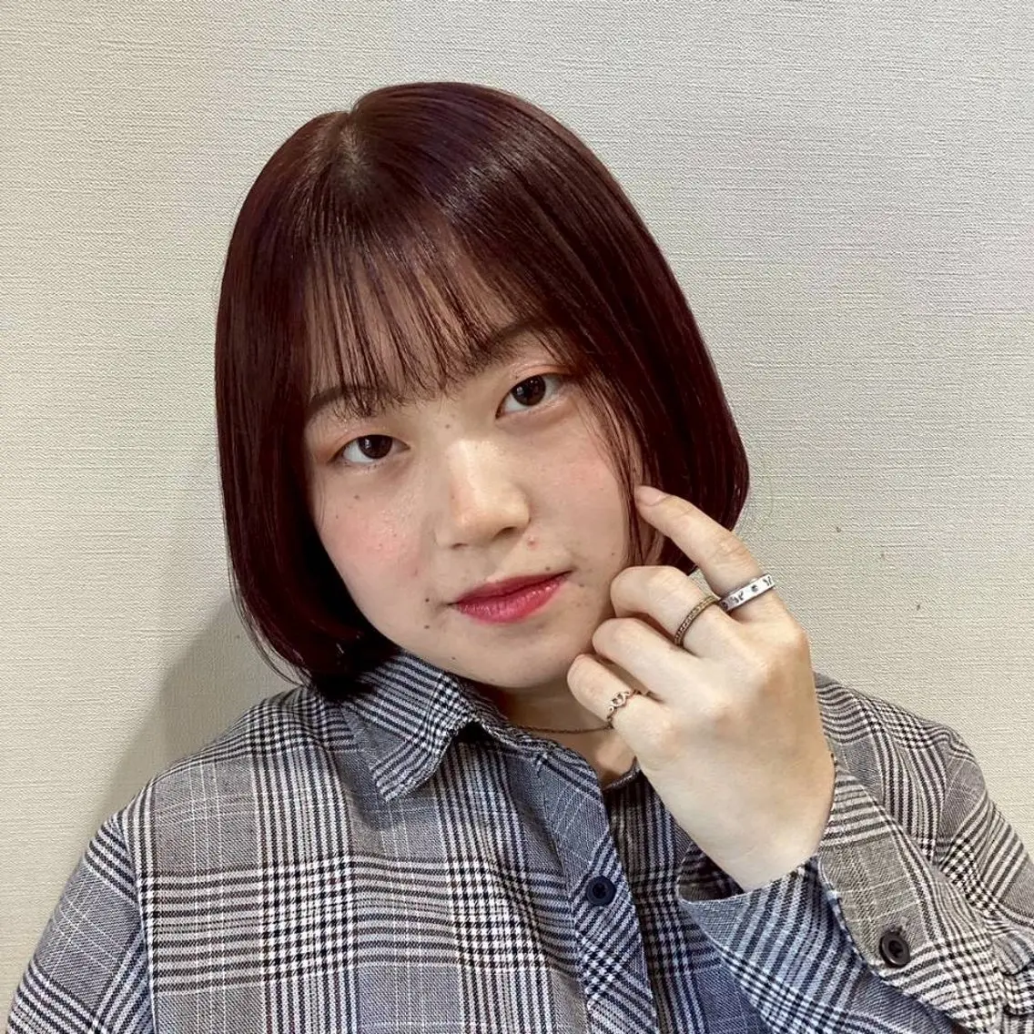ミディアム カット ヘアカラー グラスヘアー石垣 渕 七海のヘアスタイル