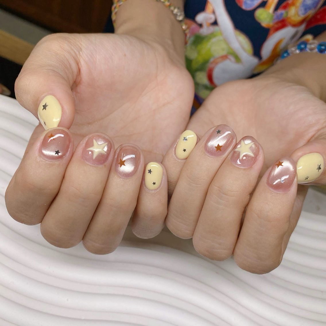 ネイル オーロラネイル 氷ネイル・うるうるネイル 韓国ネイル 水色 夏ネイル ハンドネイル キラキメ 博多nail💅のネイルデザイン