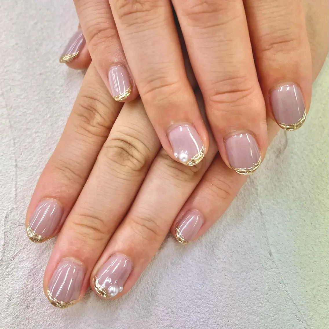 ネイル フレンチネイル ミラーネイル One’Ness Nana🤍のネイルデザイン