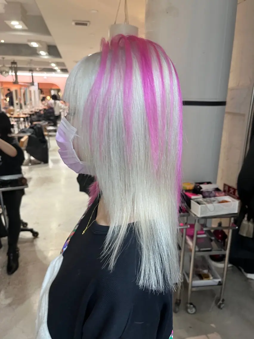 セミロング カラー ピンクカラー カット 縮毛矯正 トリートメント nameless髪質 改善ブリーチ心斎橋のヘアスタイル