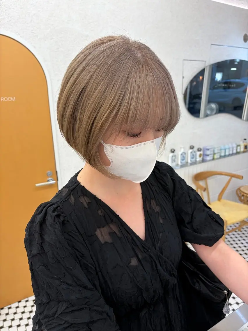 ショート ヘアカラー まろやかベージュ🤎 艶カラー🔔リンのヘアスタイル