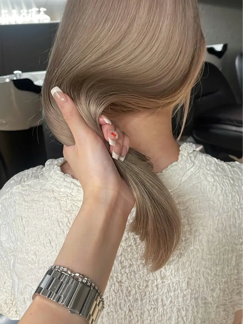 ロング カラー ベージュカラー ブリーチ ブラウンカラー ミルクティーベージュ 名古屋栄♡PELE/ ブリーチ/ハイトーンのヘアスタイル