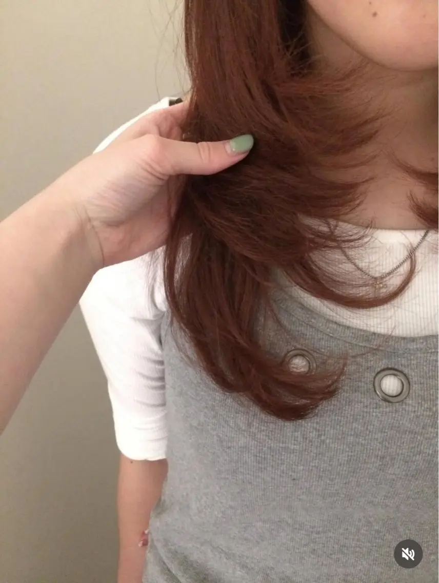 ロング カラー 山田 麻椰のヘアスタイル