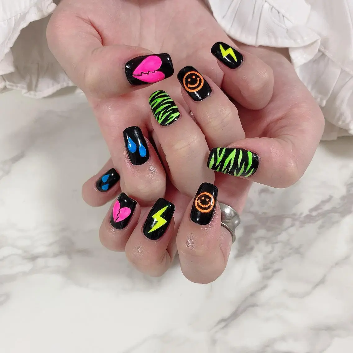 ネイル ハンドネイル SOL NAILのネイルデザイン