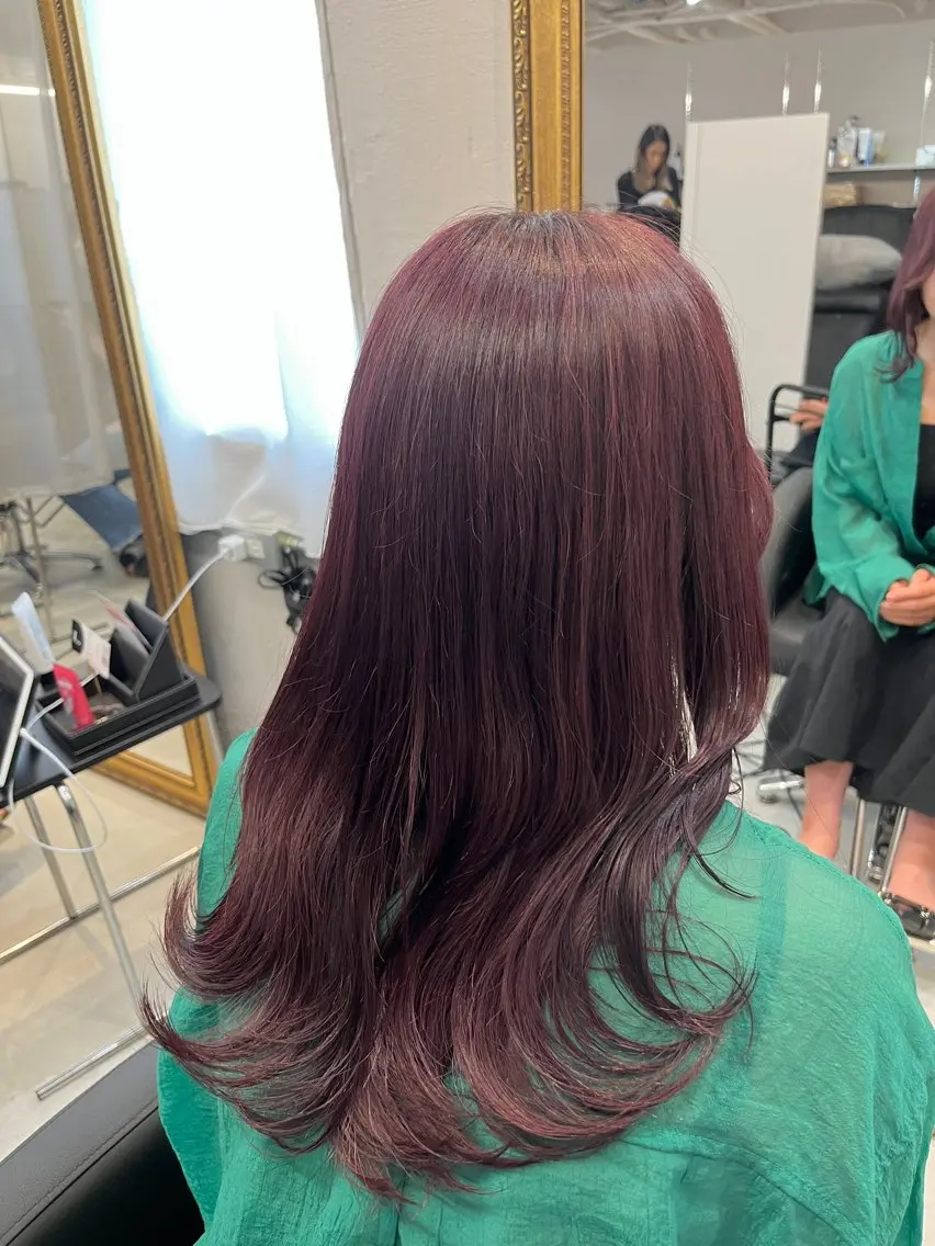 セミロング カラー ボルドーカラー ピンクカラー グレージュ/透け感 カラー/透明感カラーのヘアスタイル