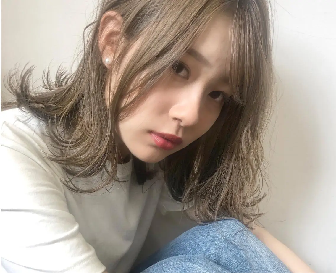 ミディアム カラー ヘアアレンジ ゆさこのか ダブルカラー/縮毛のヘアスタイル