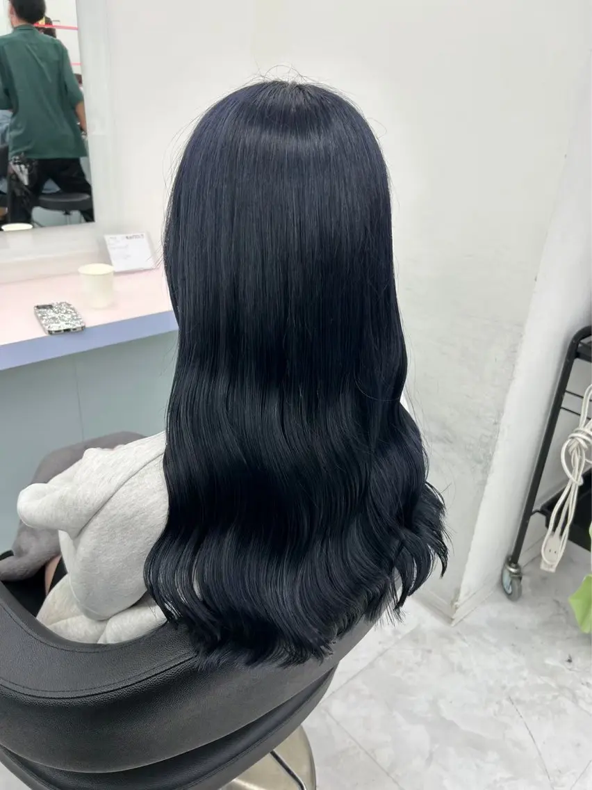 ロング カラー パーマ ヘアアレンジ 透明感ブリーチカラー 🌈TOMOHIROのヘアスタイル