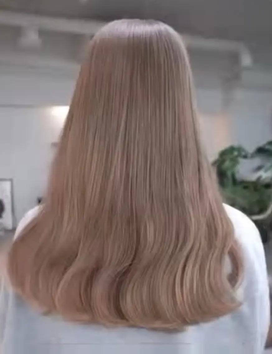 ロング カラー ヘアカラー 常世田 恵のヘアスタイル
