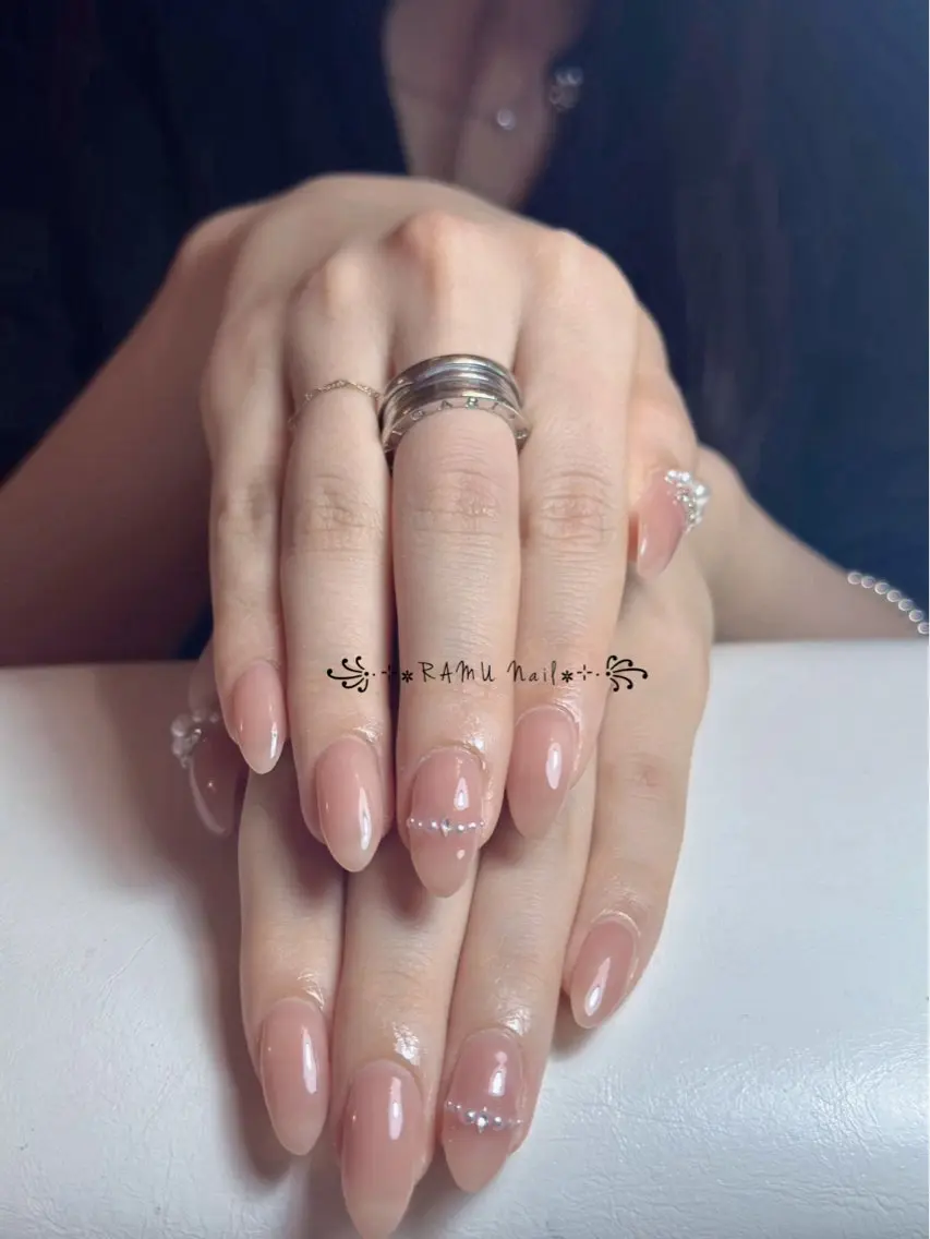 ネイル チークネイル フレンチネイル グラデーション キラキラネイル 韓国ネイル ハンドネイル RAMU Nail 恵比寿店のネイルデザイン