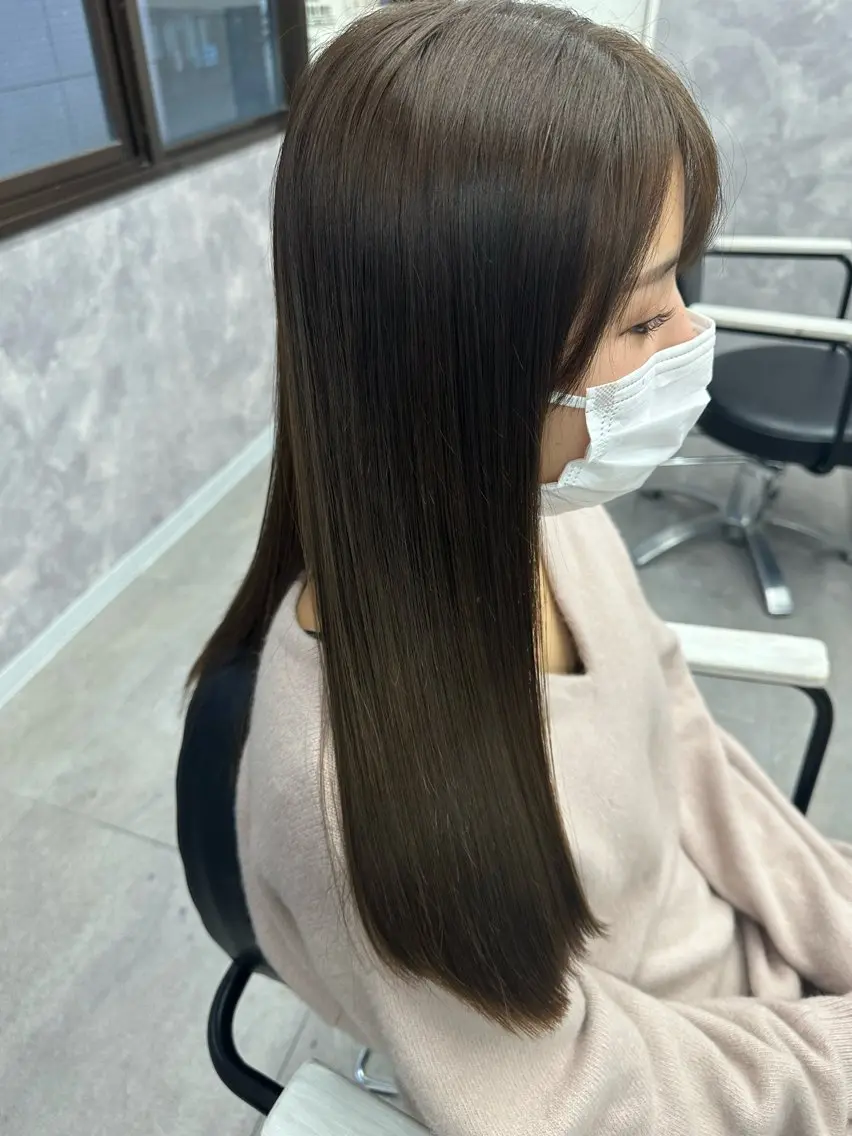 ロング カット 縮毛矯正 トリートメント 白髪ぼかし、髪質改善 富田隼仁のヘアスタイル