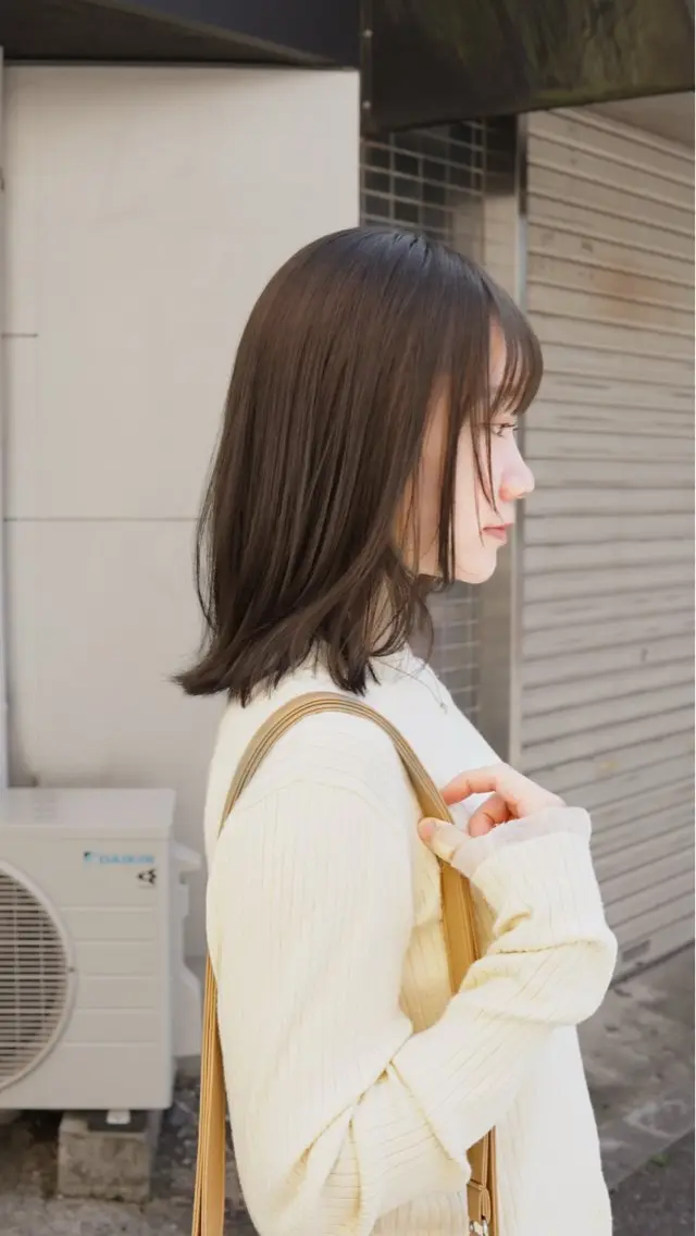 ミディアム カラー ベージュカラー 髪質改善 レイヤーカット 縮毛矯正 酸性ストレート navile momoのヘアスタイル