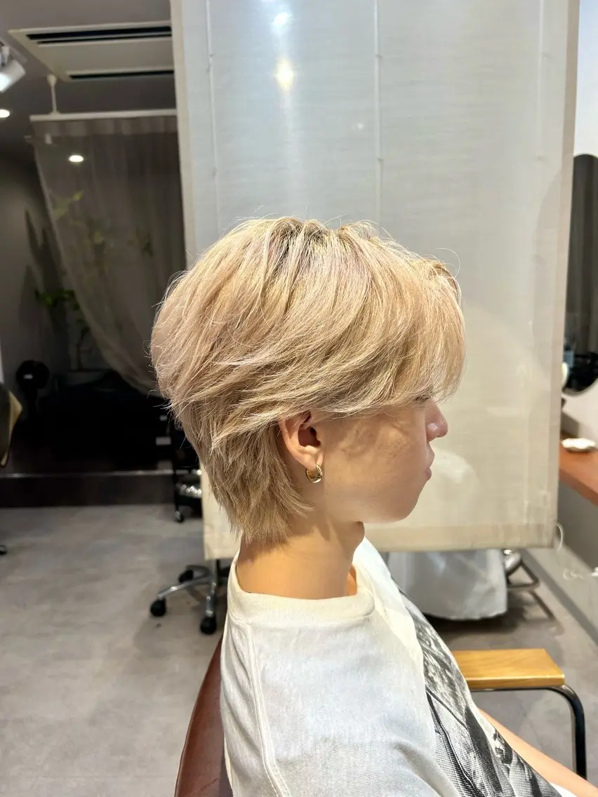メンズ センターパート メンズハイトーン メンズ韓国風 カット 大久保 天翔のヘアスタイル