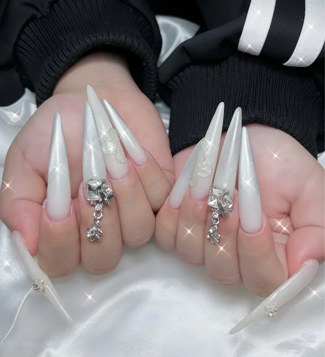 ネイル ハート キラキラネイル 韓国ネイル マグネットネイル 大理石ネイル(マーブル) ハンドネイル Rin Nail 新大久保店のネイルデザイン