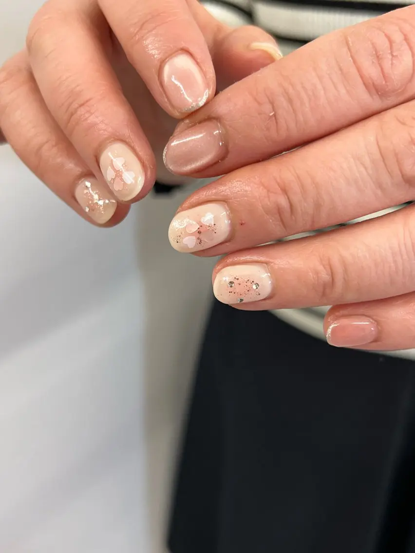 ネイル チークネイル ジェルネイル ハート マグネットネイル ニュアンスネイル ハンドネイル ハンドケア Bana_ Nailのネイルデザイン