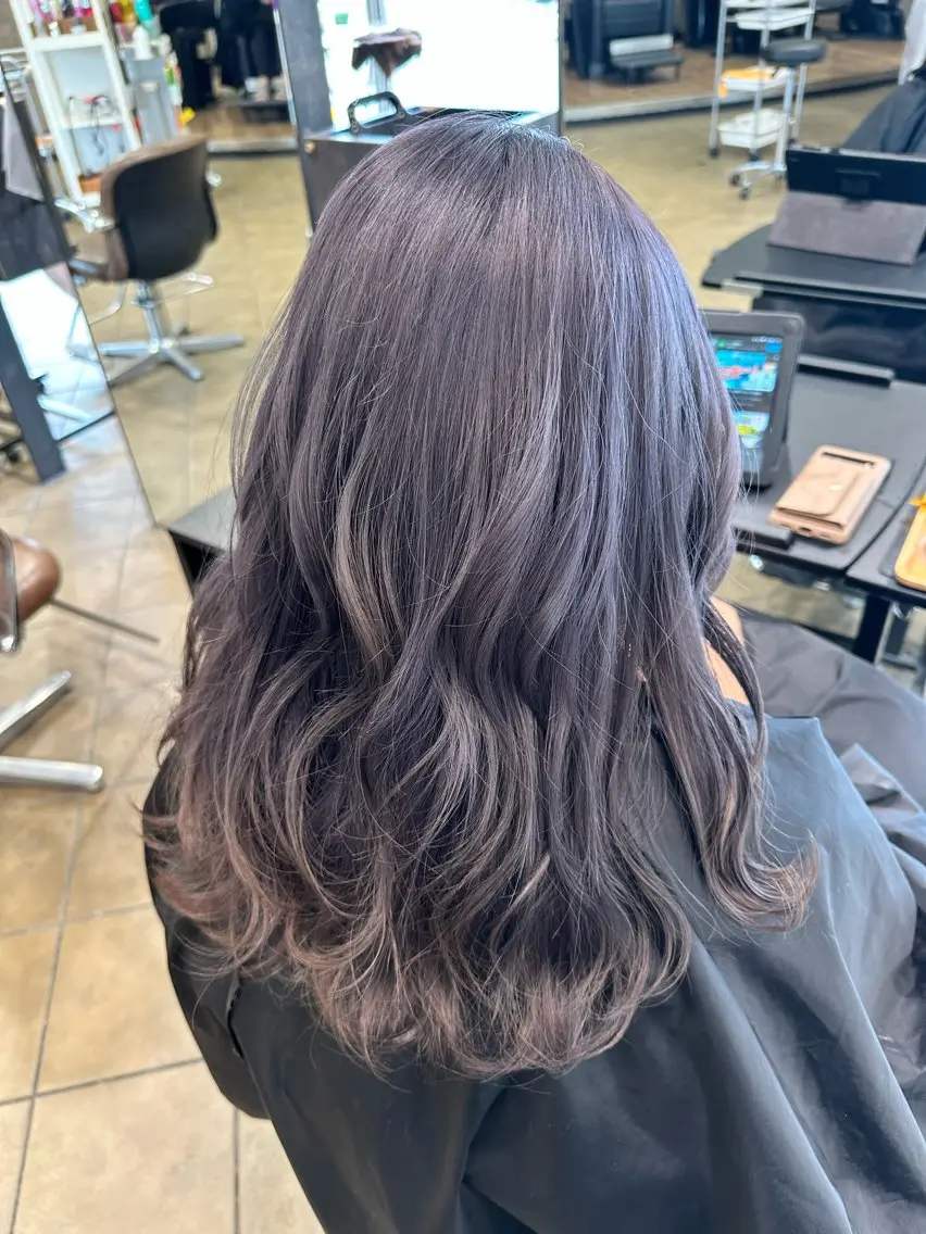 カラー グレージュ ラベンダーカラー ラベンダーグレージュ ラベンダーグレー ブリーチカラー/ わきたちえ🌻のヘアスタイル