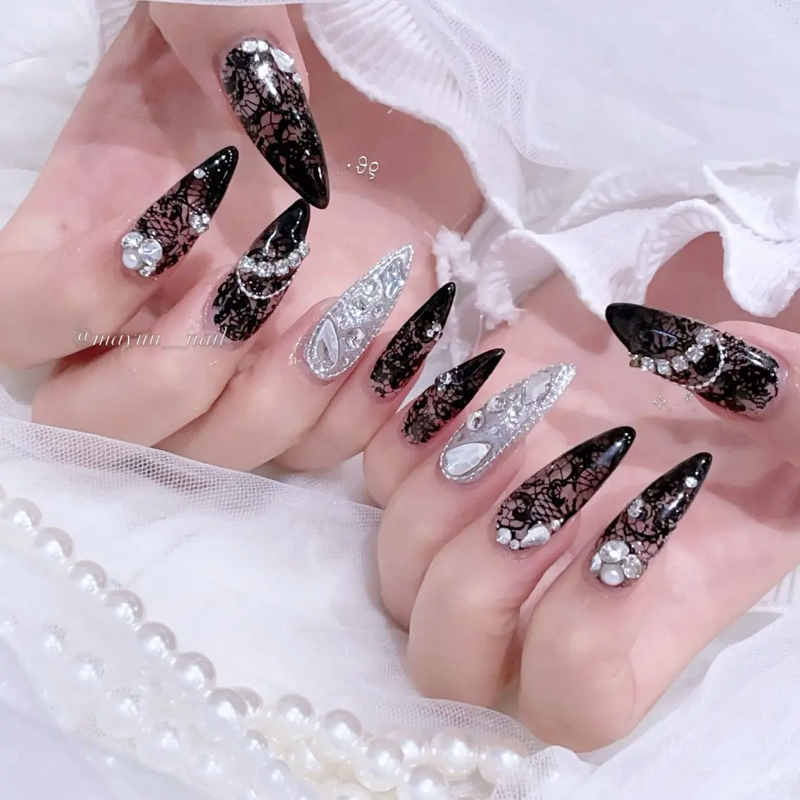 ネイル ロングネイル ハンドネイル 🎀 Mayu 🎀痛ネイルのネイルデザイン