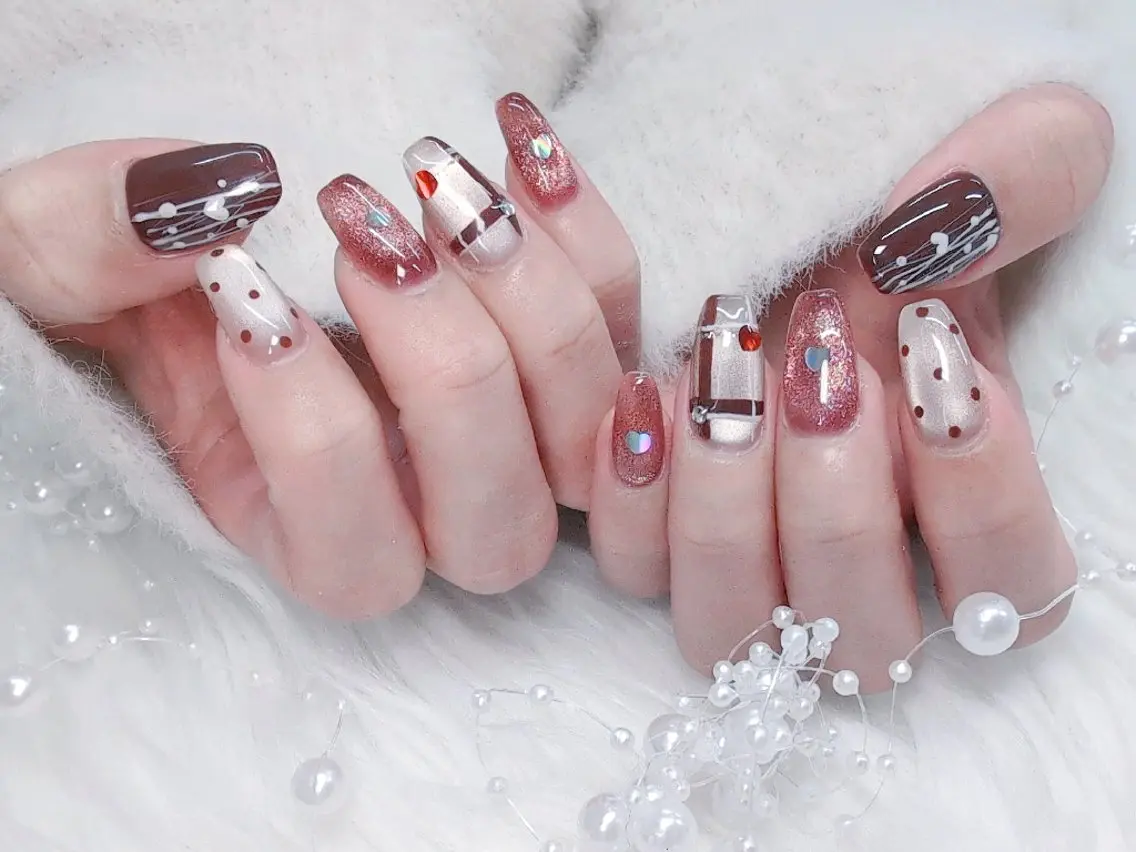 ネイル 長さ出し ジェルネイル キラキラネイル ラメ(グリッター) 持ち込み Chouette Nailのネイルデザイン