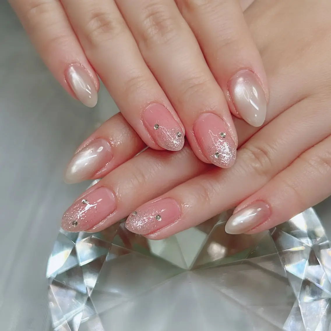 ネイル オーロラネイル ミラーネイル オフィスネイル ワンカラーネイル シンプルネイル ハンドネイル Cute Tips nailのネイルデザイン