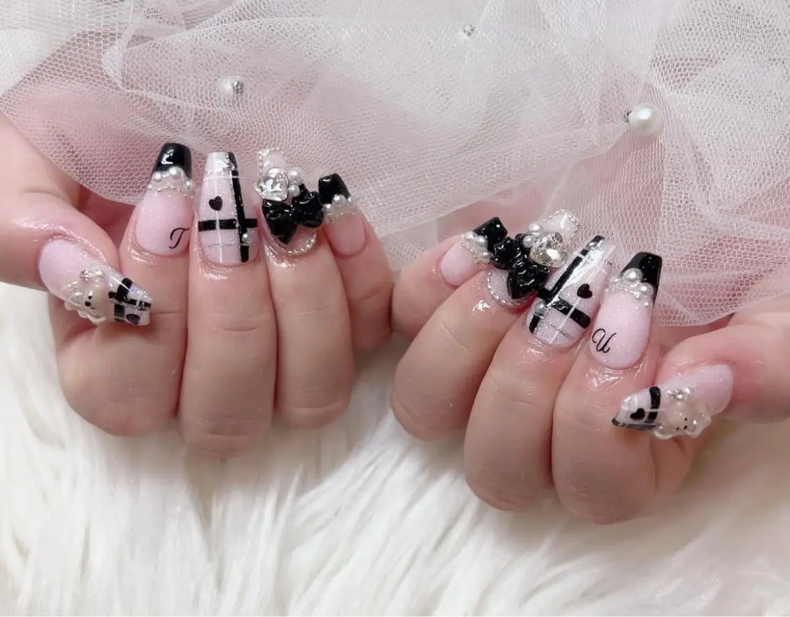 ネイル アートネイル フレンチネイル ジェルネイル キラキラネイル ニュアンスネイル ハンドネイル Ryu Nail NekoChanのネイルデザイン