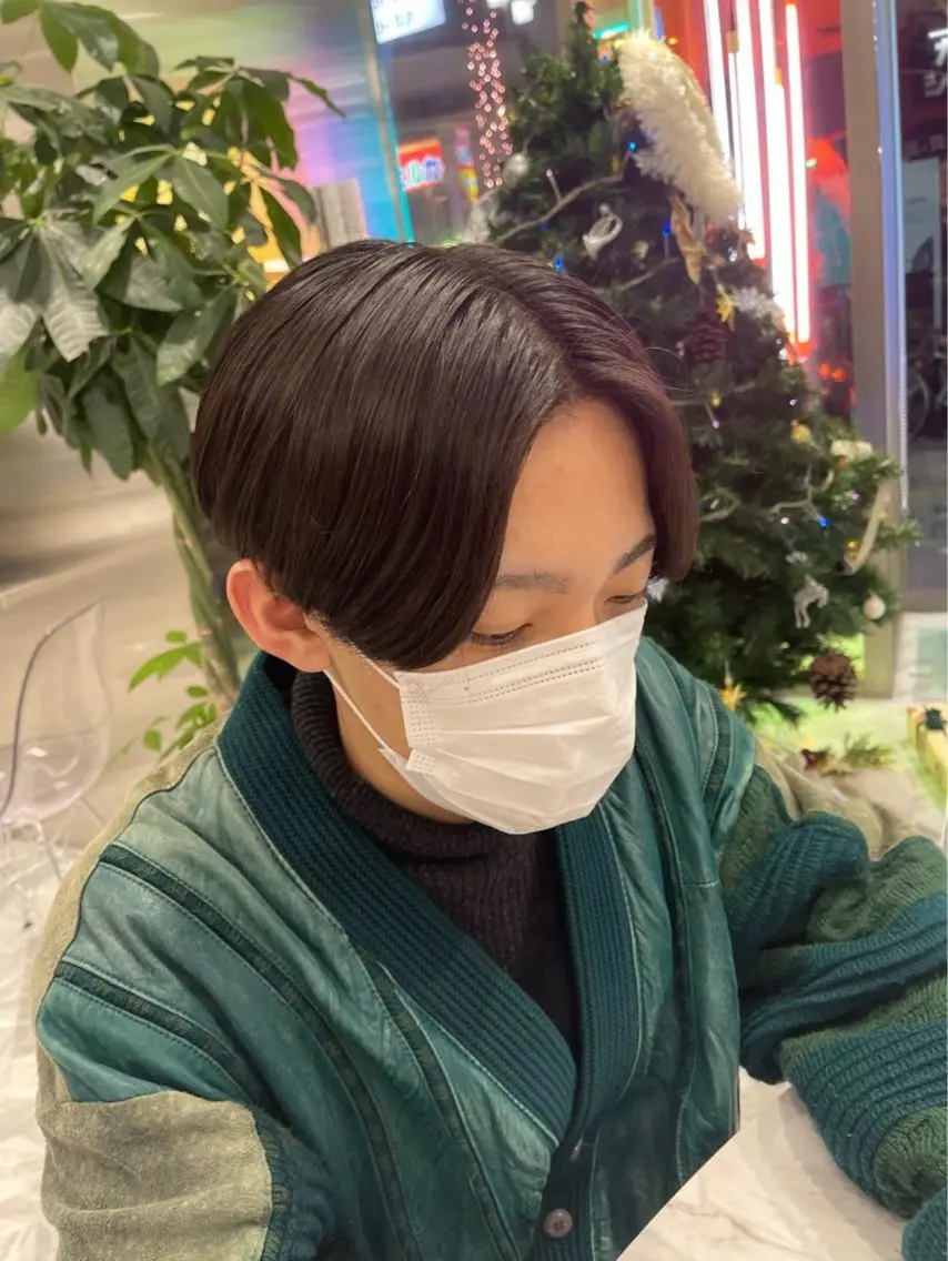 メンズ メンズバレイヤージュ メンズブリーチ センターパート メンズハイライト メンズハイトーン カット 丸山 颯輝斗のヘアスタイル