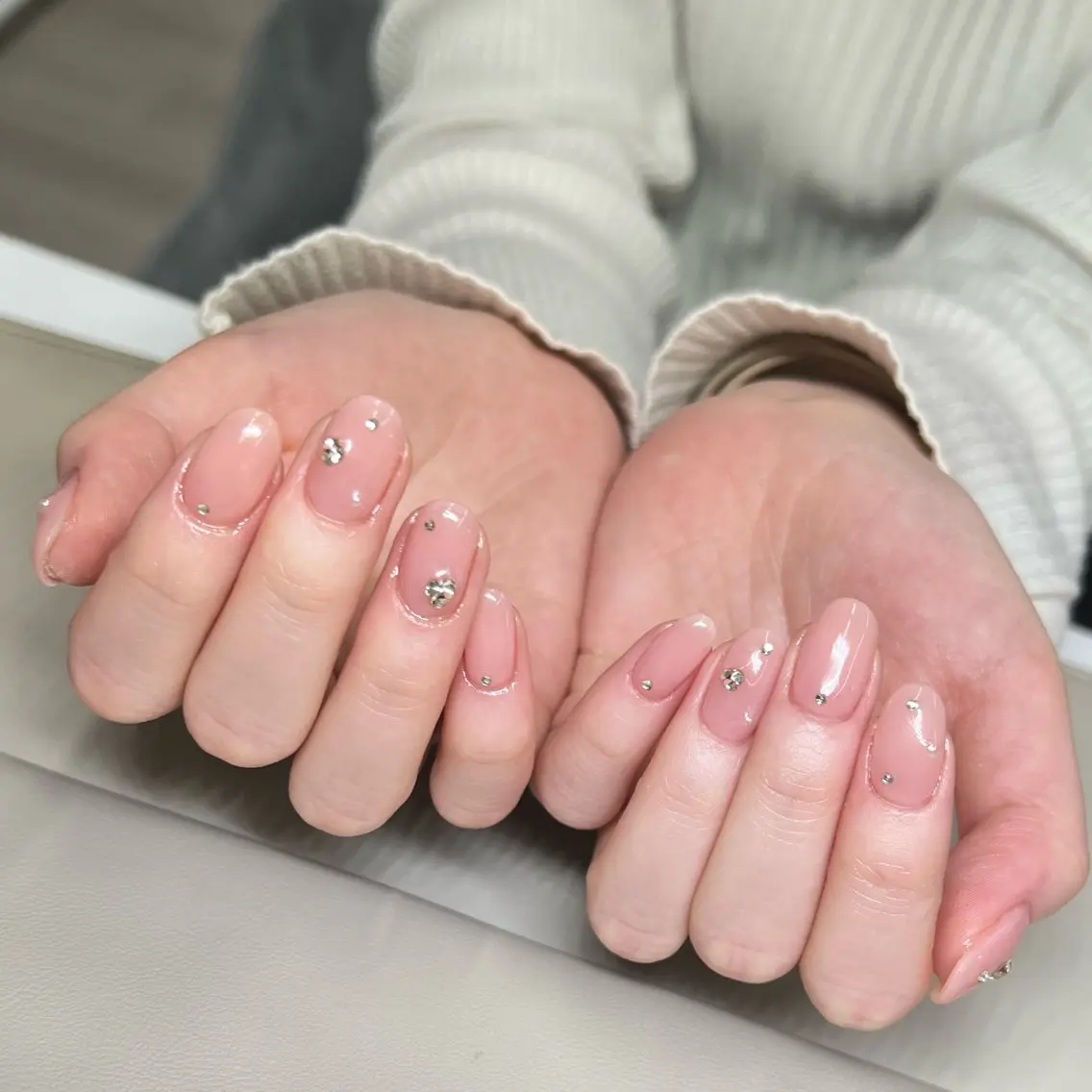 ネイル ストーンネイル ワンホンネイル Lumiereva nail salonのネイルデザイン
