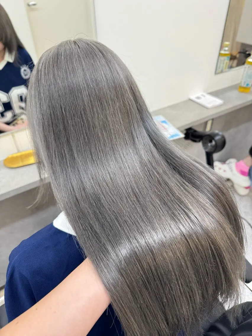 ロング ヘアカラー トリートメント ハイトーン/レイヤー 五島桜樫のヘアスタイル