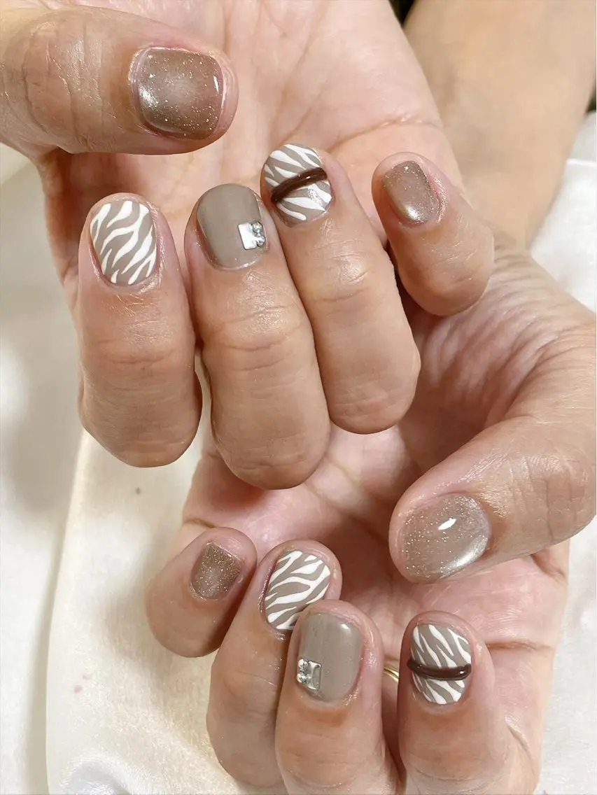ネイル アニマル柄 オーロラネイル フットネイル フレンチネイル ジェルネイル ハンドネイル kiki nail たまプラーザのネイルデザイン