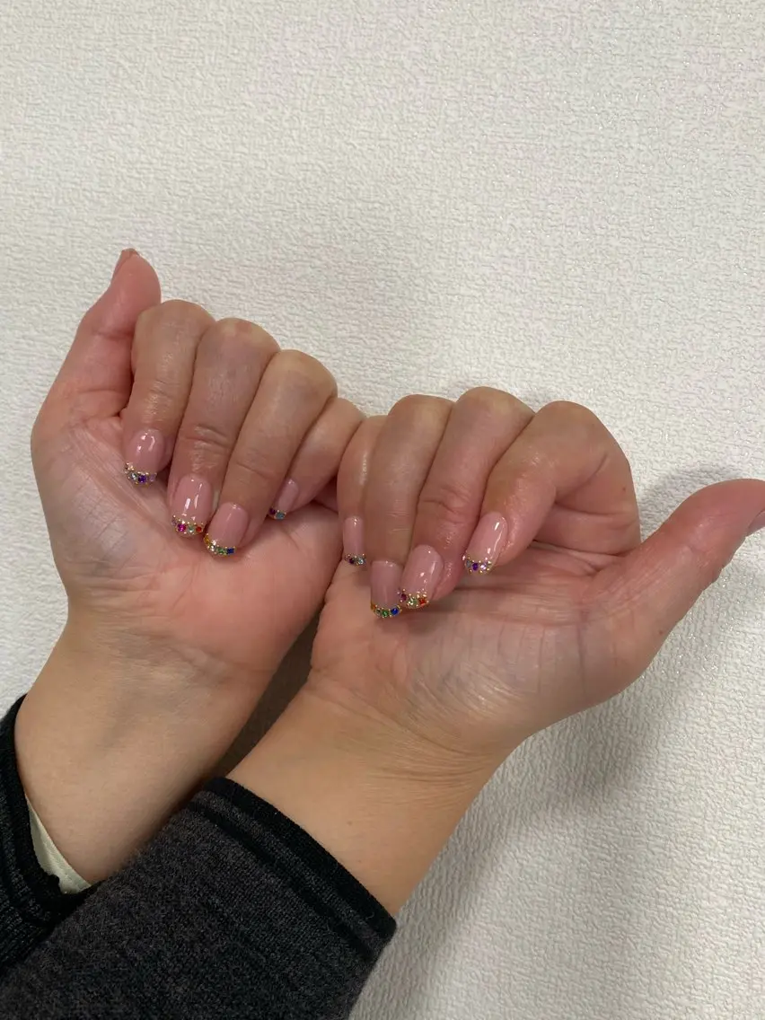 ネイル フレンチネイル キラキラネイル ハンドネイル 自宅サロン FeelFreeのマツエク・マツパデザイン