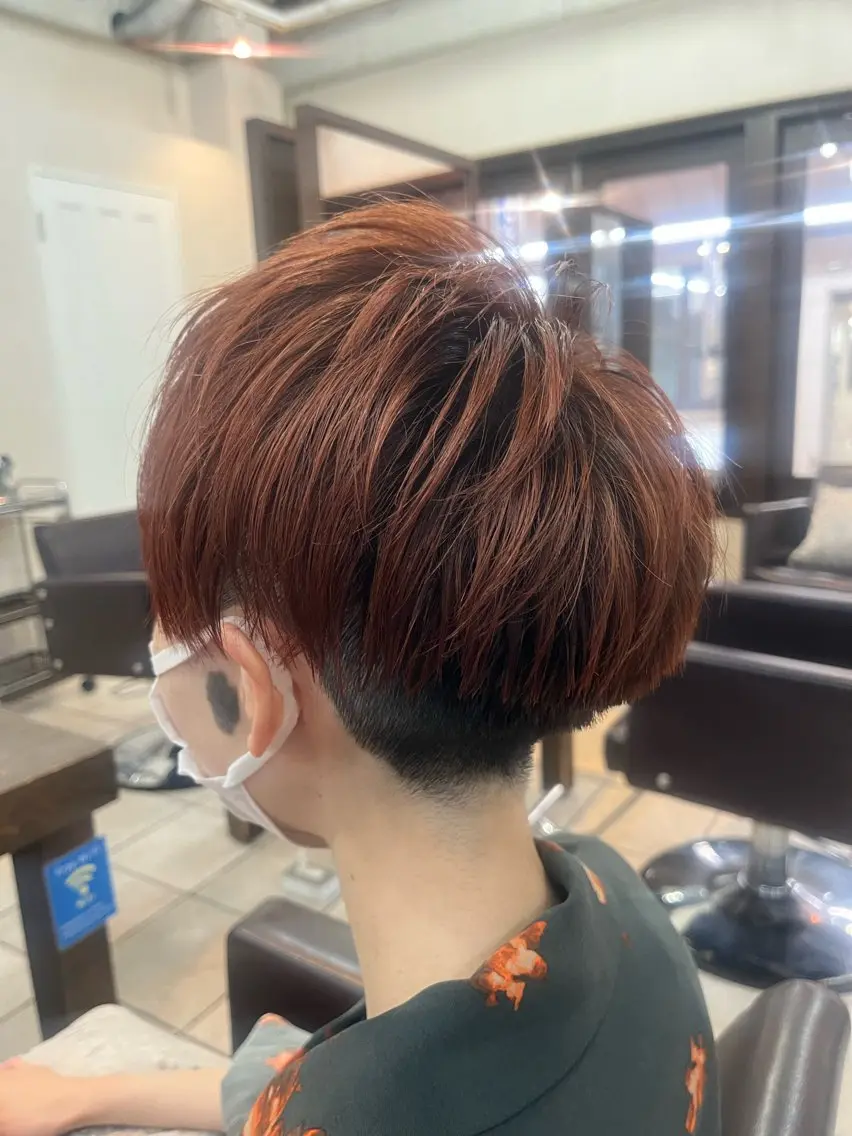 カラー メンズ マッシュ 刈り上げ カット ヘアカラー カ レラのヘアスタイル