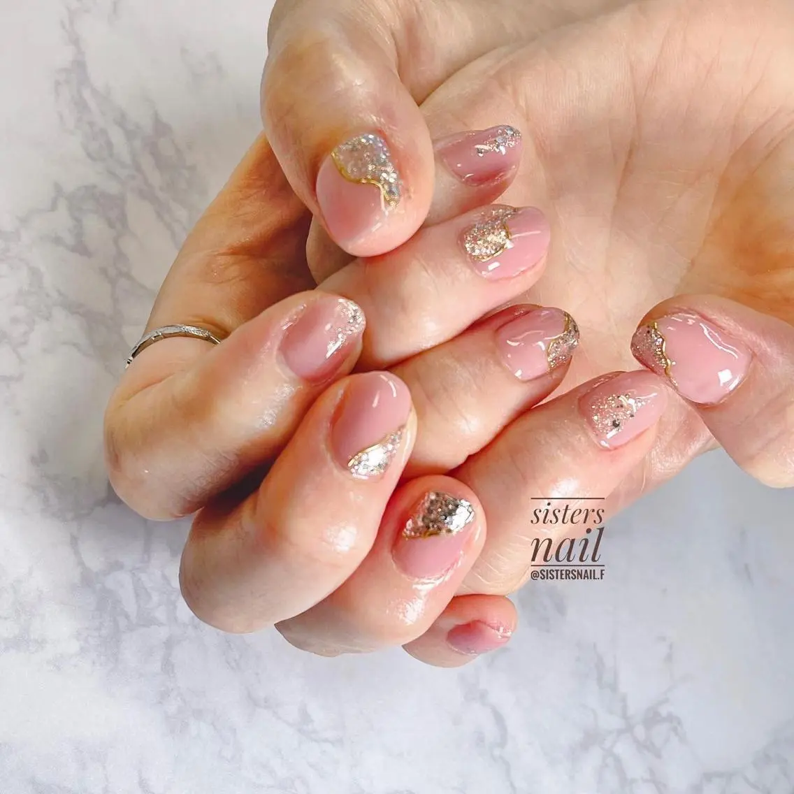 ネイル アートネイル キラキラネイル ラメ(グリッター) ニュアンスネイル オフィスネイル sisters nail.fのネイルデザイン