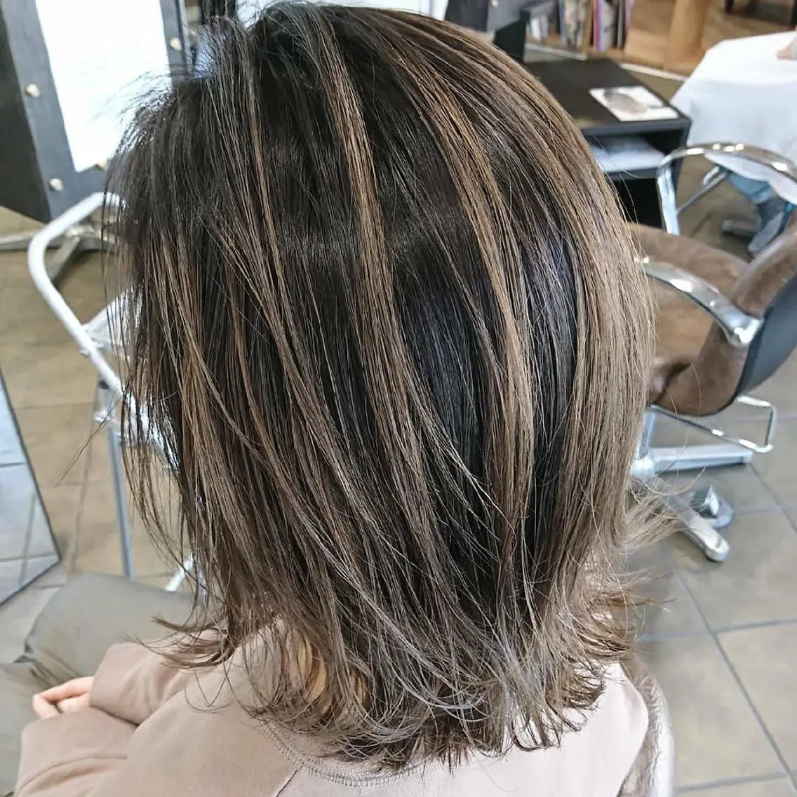 ショート ヘアカラー Luisハイライト　 喜連瓜破、髪質改善のヘアスタイル