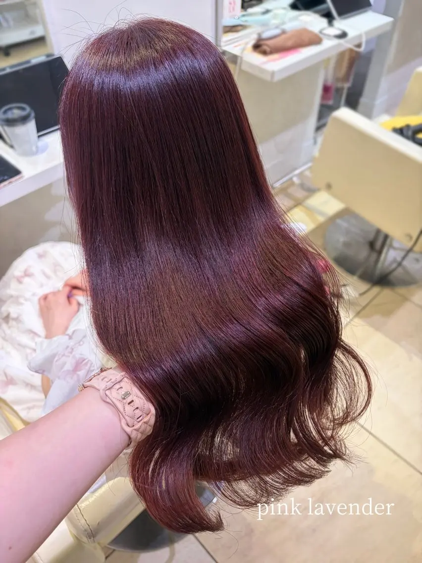 ロング ピンクラベンダー ヘアカラー トリートメント 大村 恋美のヘアスタイル