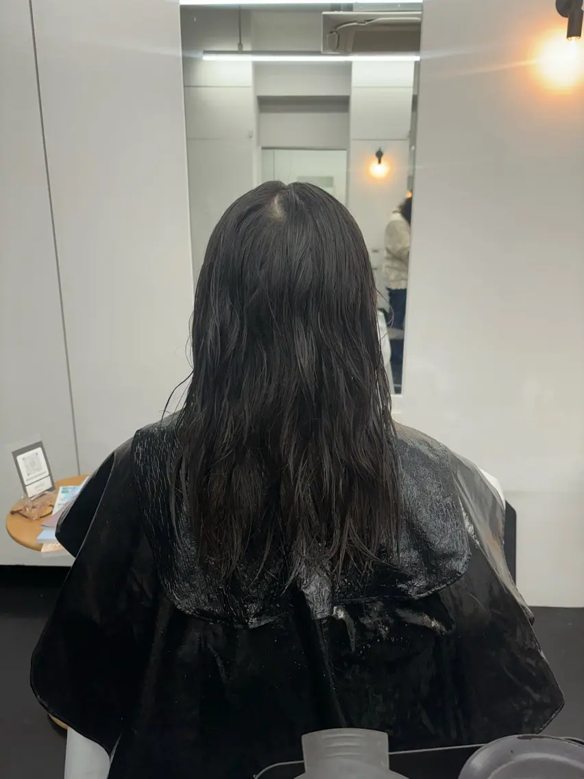 セミロング パーマ 縮毛矯正 【ヤマザキアヤメ】 艶カラー/縮毛矯正のヘアスタイル