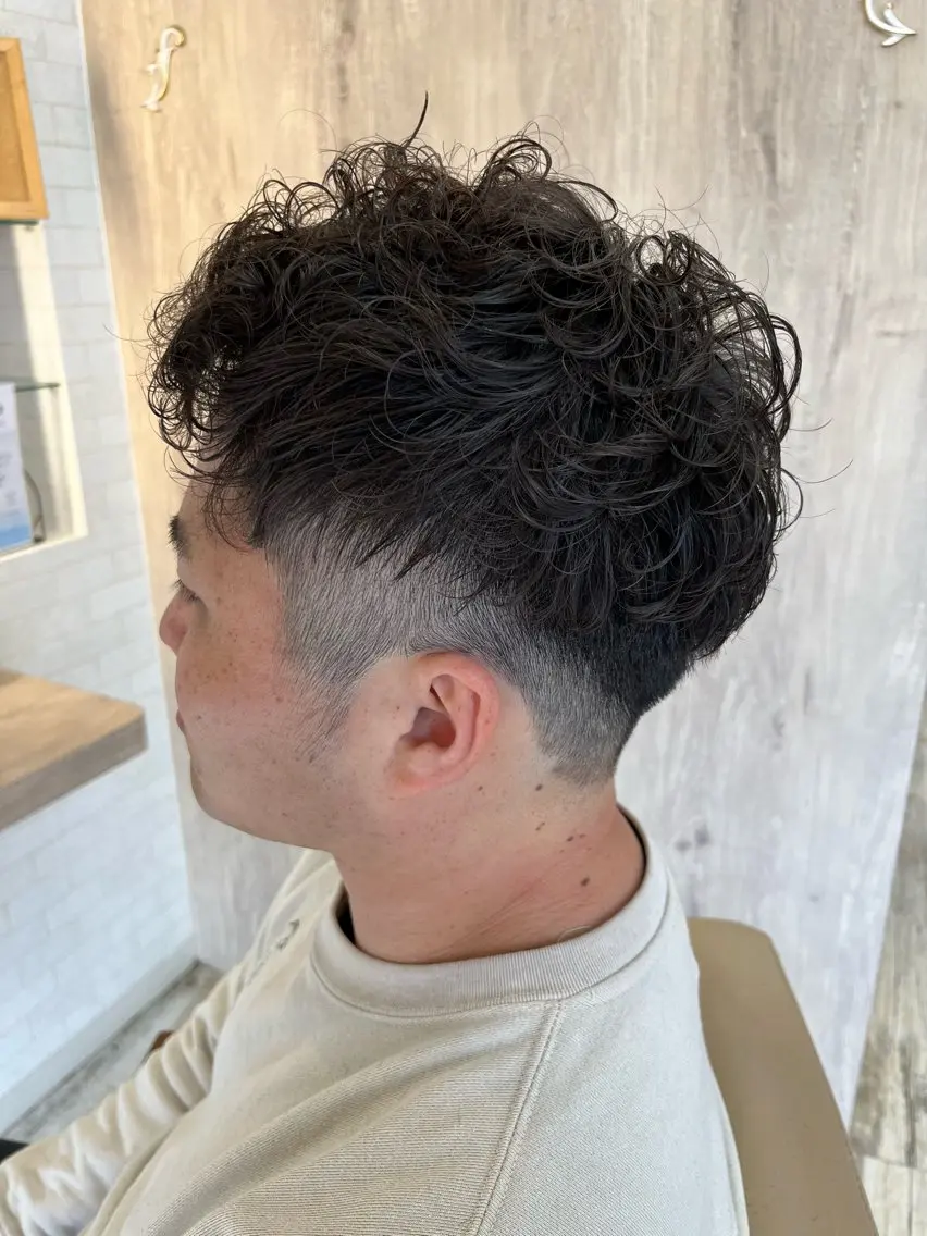 ショート パーマ メンズ 波巻きパーマ カット パーマ 宮嶋 勇輔のヘアスタイル