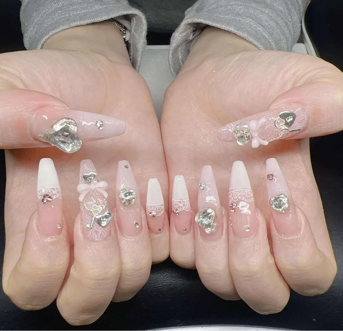 ネイル 長さ出し グラデーション 卒業式 キラキラネイル マグネットネイル ハンドネイル Lee Nailsのネイルデザイン