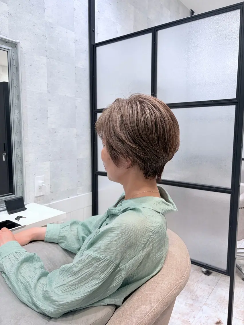 ショート ショートヘア 白髪ぼかし | ヨッシーのヘアスタイル