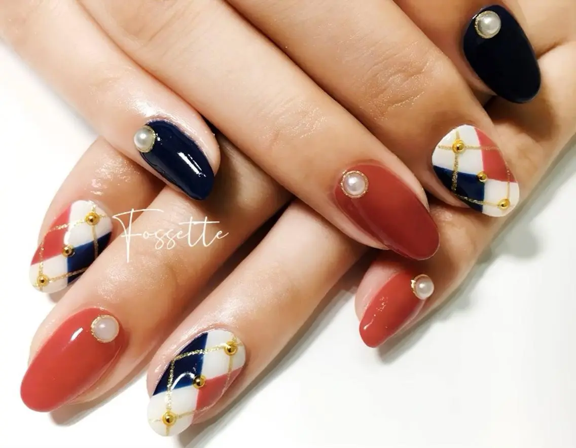 ネイル ネイビー ワンカラーネイル 赤色 冬ネイル ハンドネイル nailsalon Fossetteのネイルデザイン