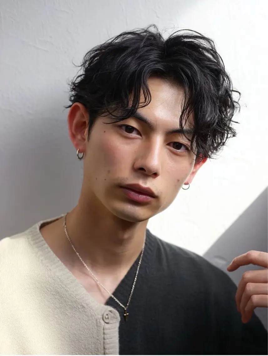 パーマ メンズ センターパート メンズパーマ 小澤 俊輔のヘアスタイル