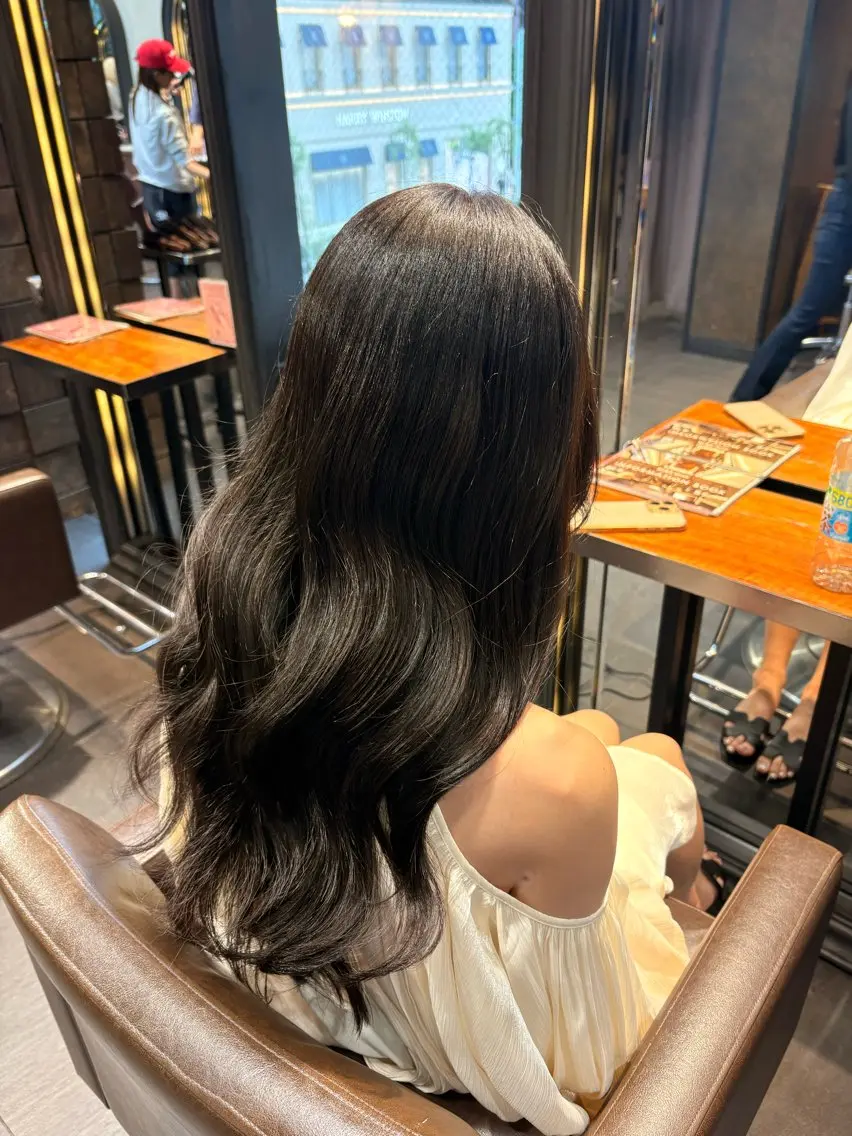 ロング 伊藤 未衣菜のヘアスタイル